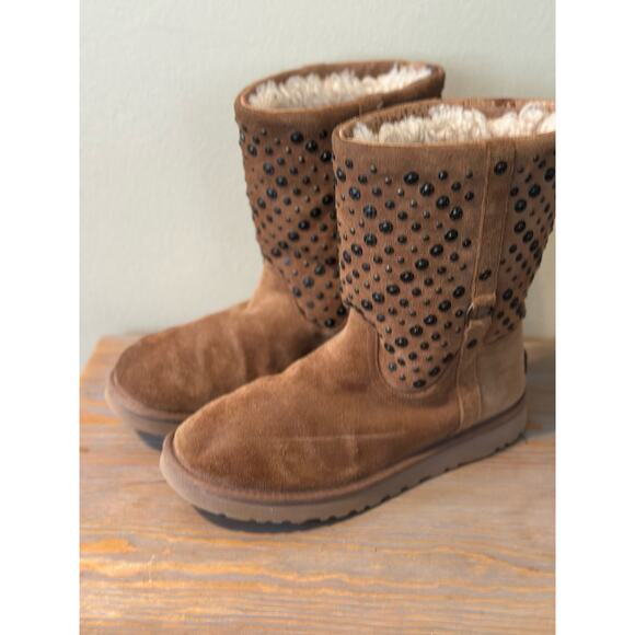 Ugg Studded Metal Sheepskin Mid Calf Eliott Boots Suede Brown Women's Size 9 - Picture 4 of 9
